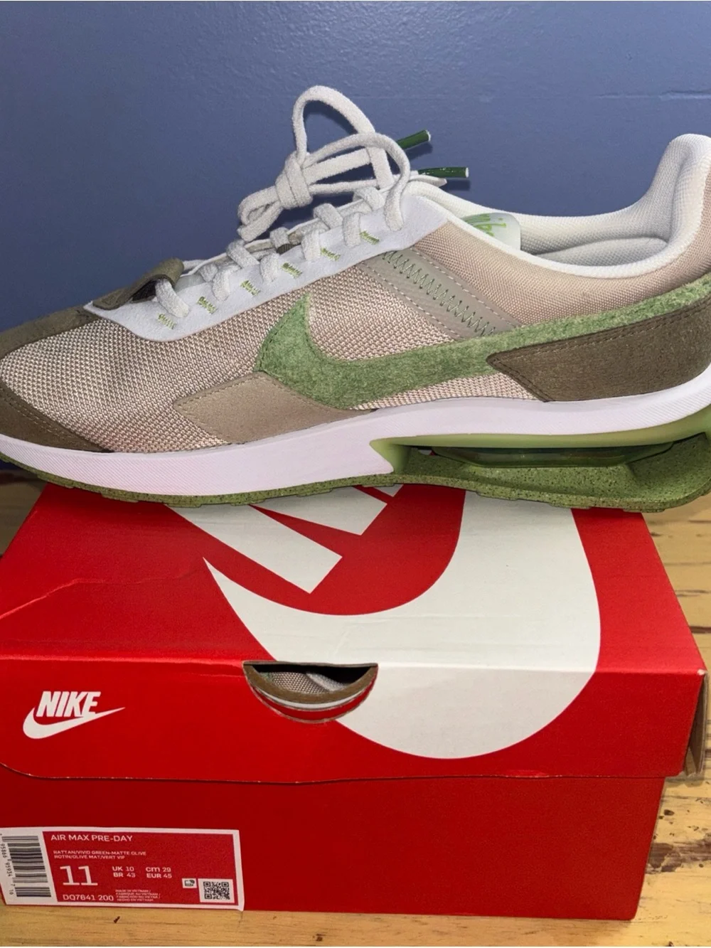 Nike Air Max Pre-Day Men's Shoes in Beige, Green, White